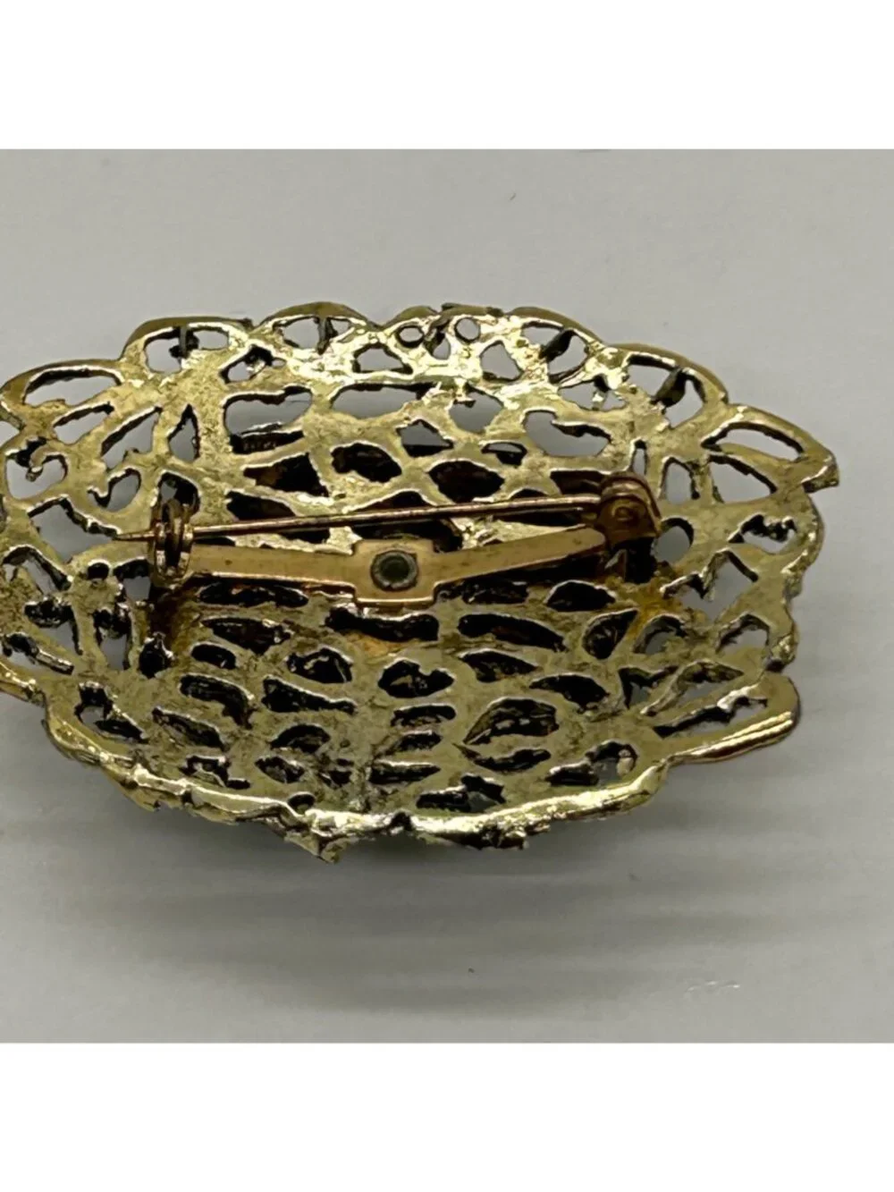 Vintage Filigree Brooch Turquoise Colored Nugget Chips Gold-Tone Textured Pin